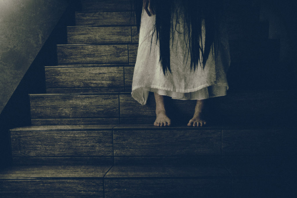 【ホラー小説】漆黒の階段